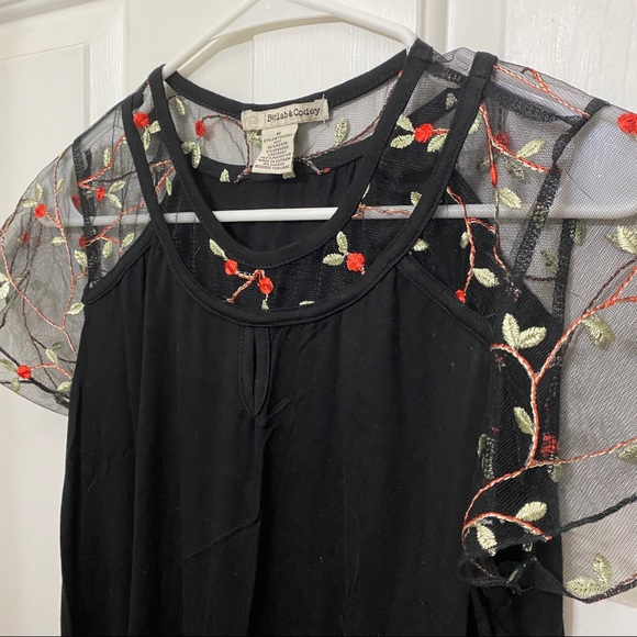 Belah & Codey | Black short sleeve top - Picture 2 of 4